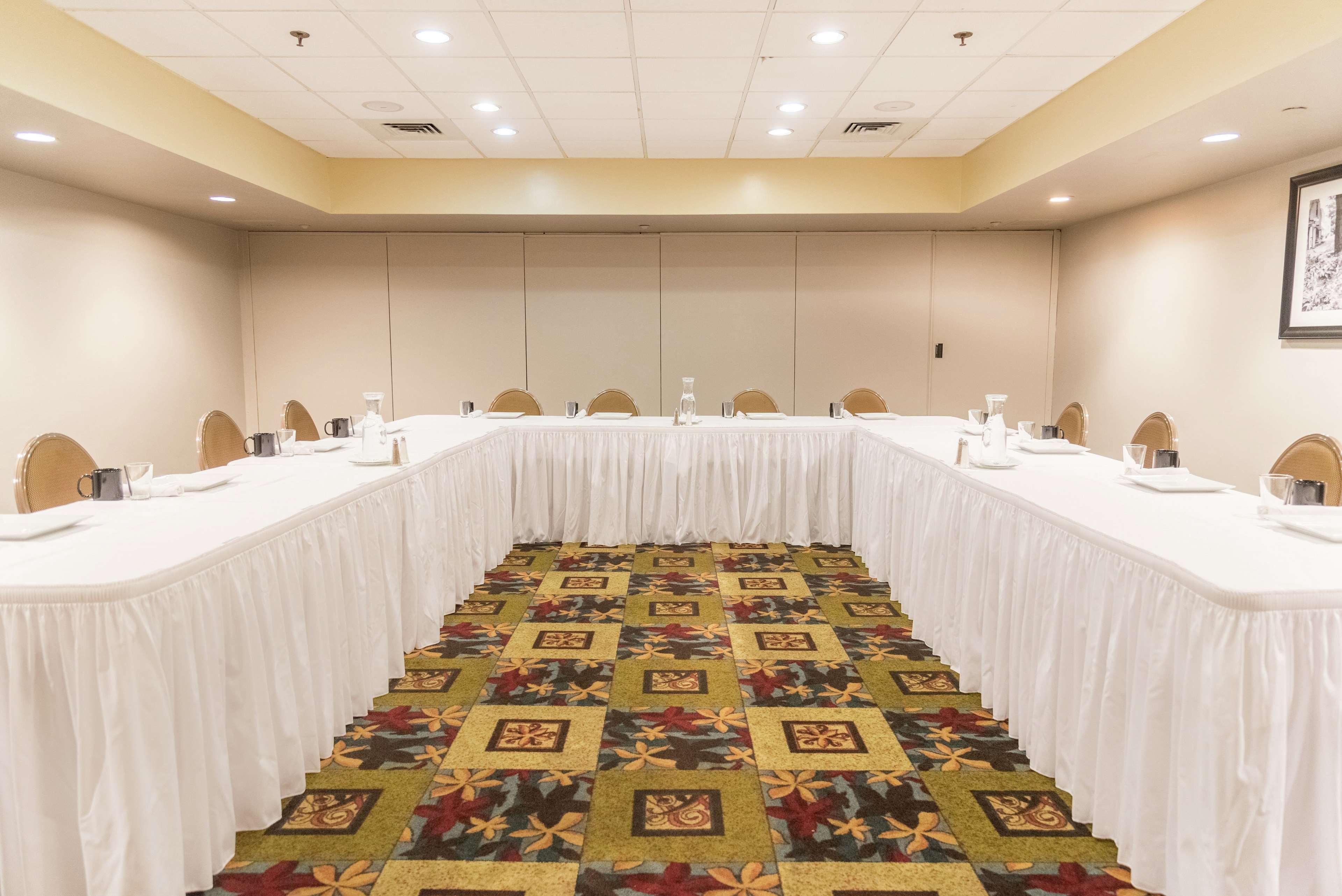 Doubletree By Hilton Holland Hotel Luaran gambar