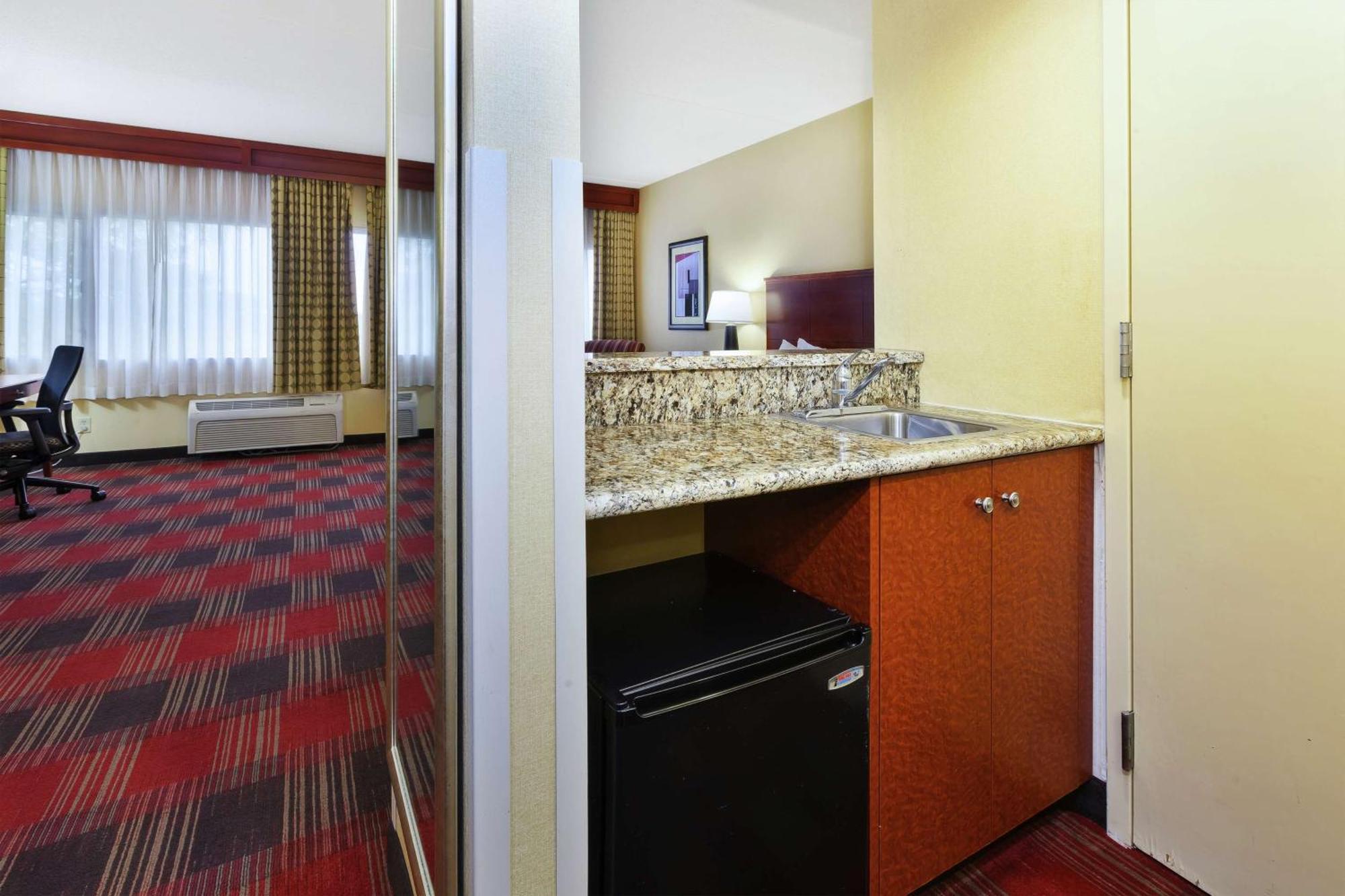 Doubletree By Hilton Holland Hotel Luaran gambar