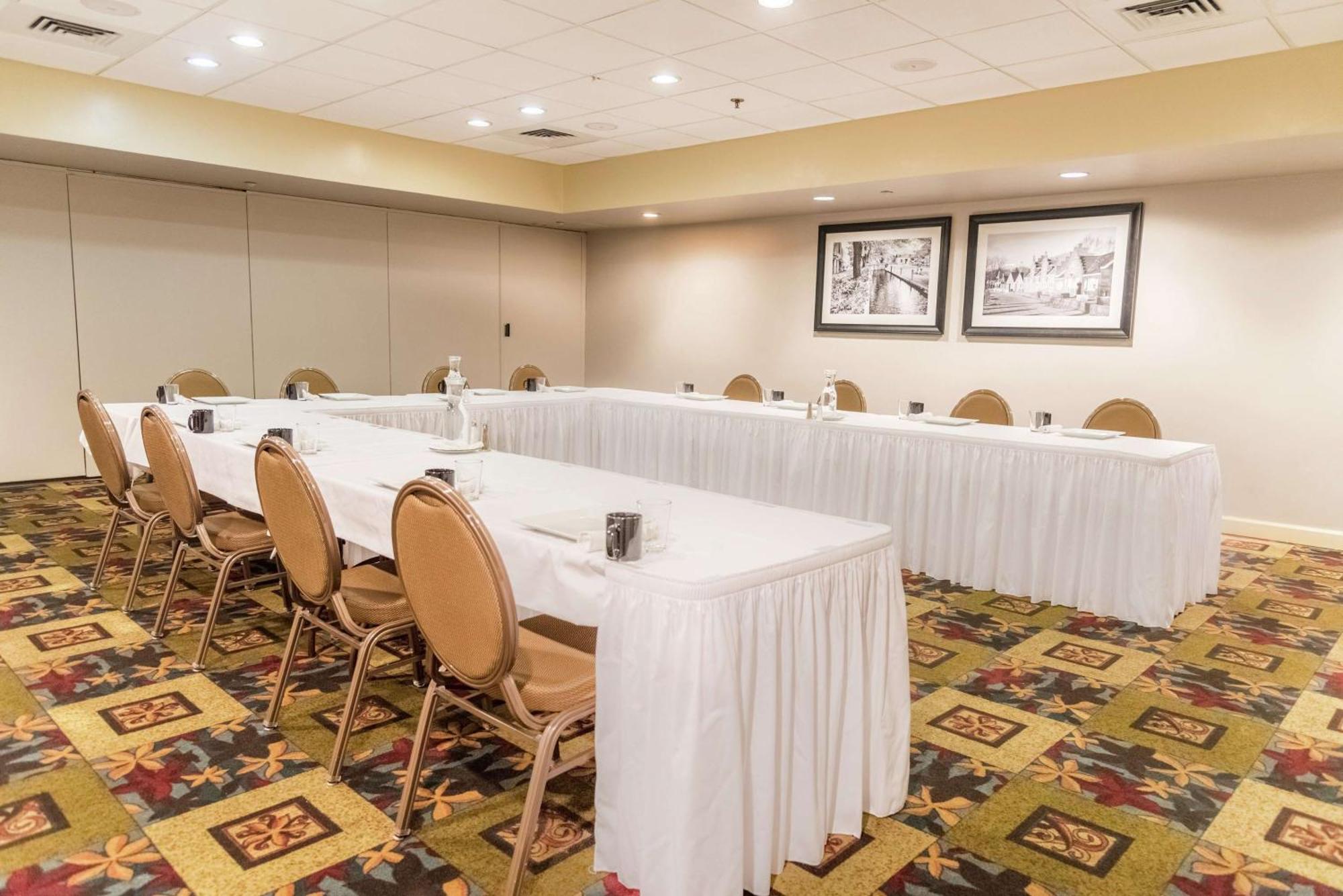 Doubletree By Hilton Holland Hotel Luaran gambar
